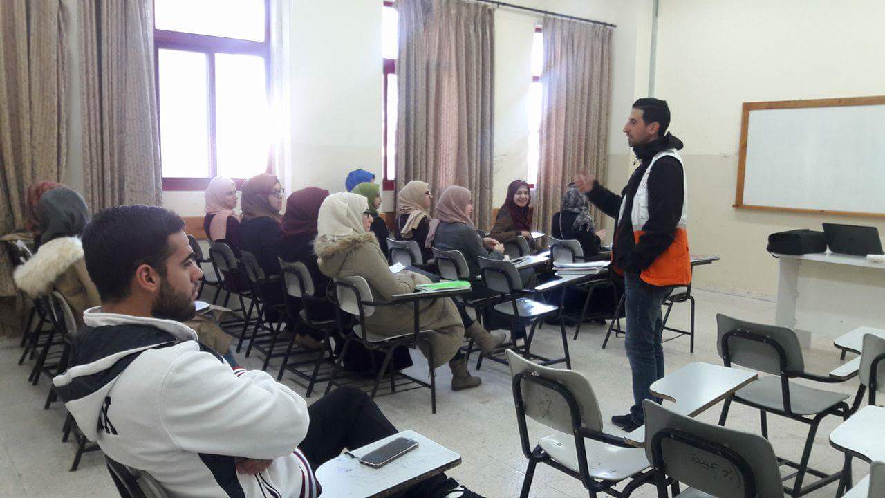 Palestine Polytechnic University (PPU) - طلبة تخصص التغذية الصحية والعلاجية ينظمون محاضرة توعوية حول الاسعاف الاولي